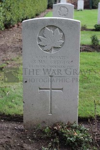 LA LAITERIE MILITARY CEMETERY - MacGREGOR, S
