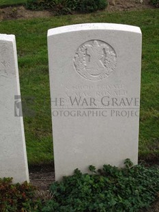 LA LAITERIE MILITARY CEMETERY - MacRONALD, ALEXANDER