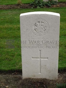 LA LAITERIE MILITARY CEMETERY - MAITLAND, T