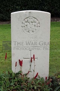 LA LAITERIE MILITARY CEMETERY - MAYNE, DAVID