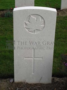 LA LAITERIE MILITARY CEMETERY - McKAY, MALCOLM MAURICE