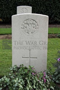 LA LAITERIE MILITARY CEMETERY - McKERNAN, P