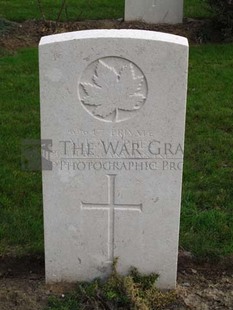 LA LAITERIE MILITARY CEMETERY - McPHEE, MAURICE EARLE