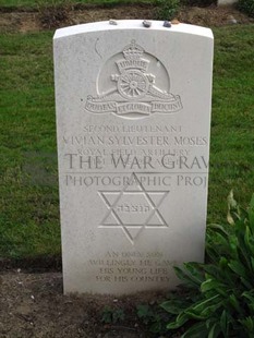 LA LAITERIE MILITARY CEMETERY - MOSES, VIVIAN SYLVESTER