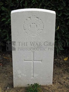 LA LAITERIE MILITARY CEMETERY - MUNRO, JAMES GALLOWAY