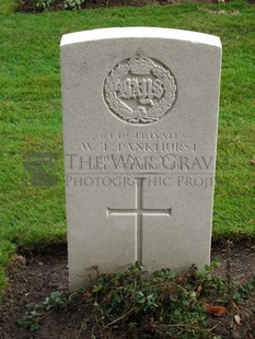 LA LAITERIE MILITARY CEMETERY - PANKHURST, W T
