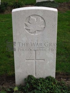 LA LAITERIE MILITARY CEMETERY - PEACOCK, REGINALD FAWCETT