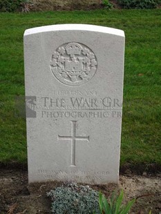 LA LAITERIE MILITARY CEMETERY - PEAK-GARLAND, GEORGE
