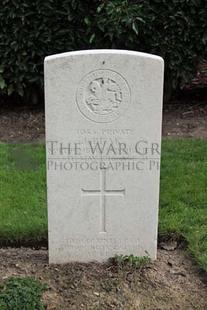 LA LAITERIE MILITARY CEMETERY - PEAK, JAMES