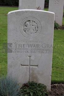 LA LAITERIE MILITARY CEMETERY - PEEBLES, R