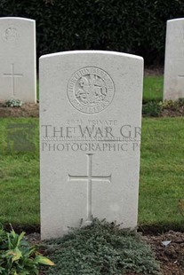 LA LAITERIE MILITARY CEMETERY - QUINN, T