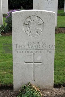 LA LAITERIE MILITARY CEMETERY - REYNOLDS, E