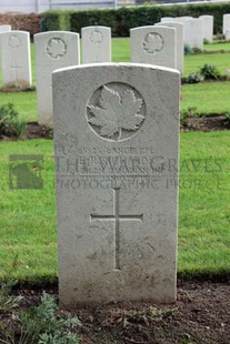 LA LAITERIE MILITARY CEMETERY - RICHARDS, E R