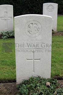 LA LAITERIE MILITARY CEMETERY - ROBERTSON, A
