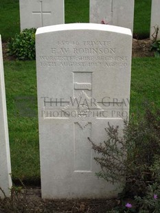 LA LAITERIE MILITARY CEMETERY - ROBINSON, E W