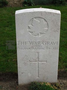LA LAITERIE MILITARY CEMETERY - SAVIDANT, G A