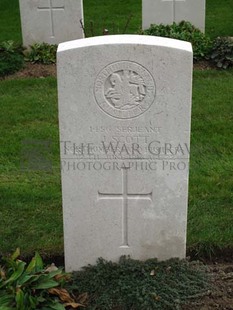 LA LAITERIE MILITARY CEMETERY - SCOTT, JOSEPH