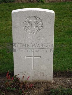 LA LAITERIE MILITARY CEMETERY - SELBIE, R G I M