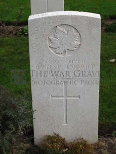 LA LAITERIE MILITARY CEMETERY - SLAUNWHITE, CHARLES HOWARD