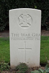 LA LAITERIE MILITARY CEMETERY - SMITH, F G