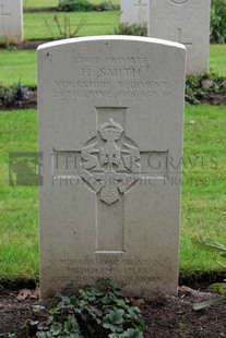 LA LAITERIE MILITARY CEMETERY - SMITH, H