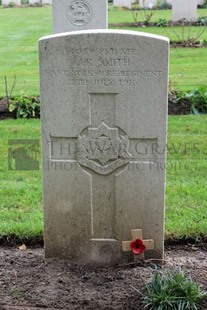LA LAITERIE MILITARY CEMETERY - SMITH, J R