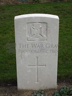 LA LAITERIE MILITARY CEMETERY - TATE, W