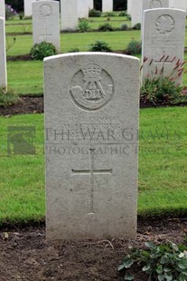 LA LAITERIE MILITARY CEMETERY - TERRING, W H