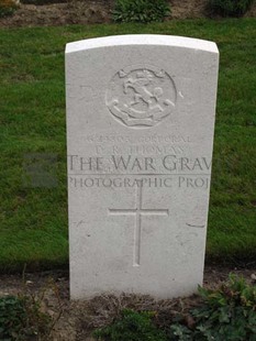 LA LAITERIE MILITARY CEMETERY - THOMAS, D R