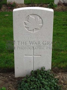 LA LAITERIE MILITARY CEMETERY - THOMAS, F