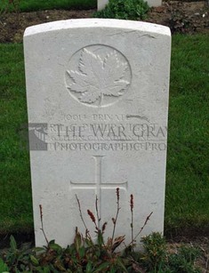 LA LAITERIE MILITARY CEMETERY - VIGOT, CYRIL CLIFFORD PHILIP