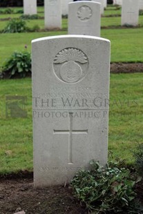 LA LAITERIE MILITARY CEMETERY - WELLS, JAMES THOMAS