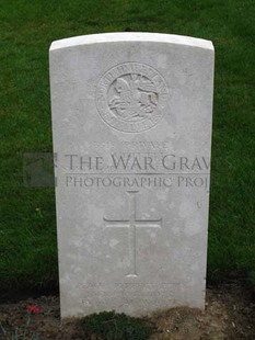 LA LAITERIE MILITARY CEMETERY - WHITTLE, ALEXANDER