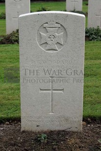 LA LAITERIE MILITARY CEMETERY - WOODARD, R G