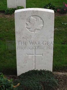 LA LAITERIE MILITARY CEMETERY - WOODWORTH, HARVEY EMERSON