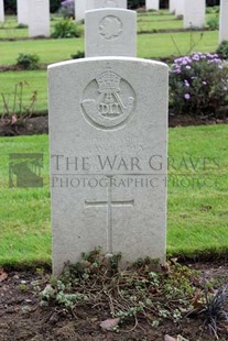 LA LAITERIE MILITARY CEMETERY - WOOLLEY, C R
