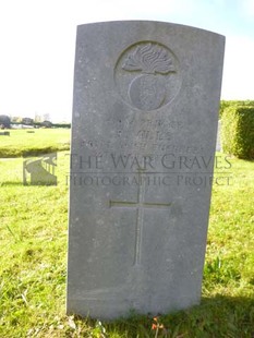 Fivemiletown Church Of Ireland Churchyard - Mills, R