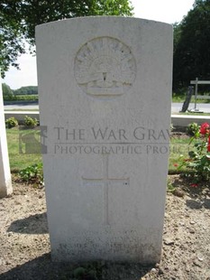 BERKS CEMETERY EXTENSION - AITCHISON, JOHN EDWARD GYLER
