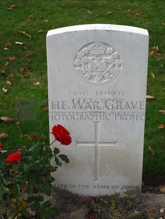 DADIZEELE NEW BRITISH CEMETERY - FERGUSON, J