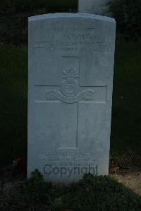 Croisilles British Cemetery - Akroyd, Frank
