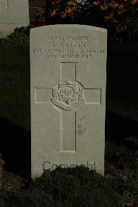 Croisilles British Cemetery - Austin, J