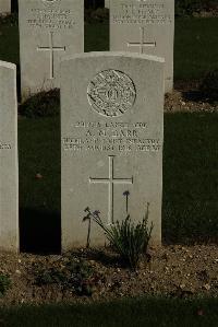 Croisilles British Cemetery - Barr, Andrew More