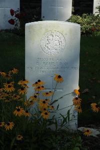 Croisilles British Cemetery - Scullion, E