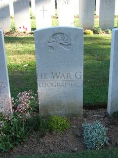 Y RAVINE CEMETERY, BEAUMONT-HAMEL - HYNES, RICHARD EDWARD