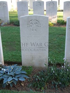 Y RAVINE CEMETERY, BEAUMONT-HAMEL - MEENAGH, L