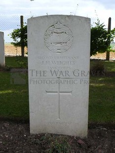 VILLERS-BRETONNEUX MILITARY CEMETERY - WEIGHTS, JAMES HERBERT