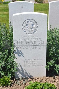 MONT HUON MILITARY CEMETERY, LE TREPORT - AITKEN, ROBERT