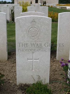 MONT HUON MILITARY CEMETERY, LE TREPORT - ALCOCK, W