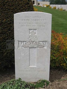 MONT HUON MILITARY CEMETERY, LE TREPORT - AMOOTY, JOHN