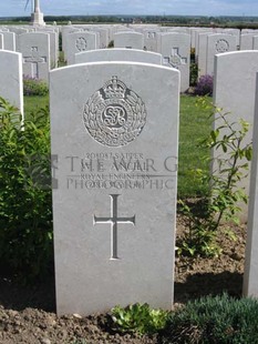 MONT HUON MILITARY CEMETERY, LE TREPORT - ANCILL, W E
